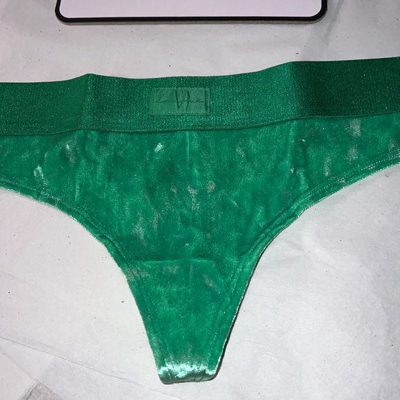 (M) UNISEX Victoria’s Secret VELVET THONG UNDERWEAR - Picture 10 of 16